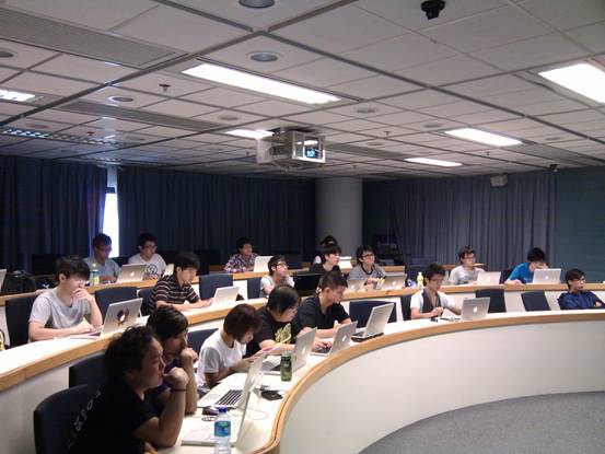 Students attending the HOWiPhone workshop